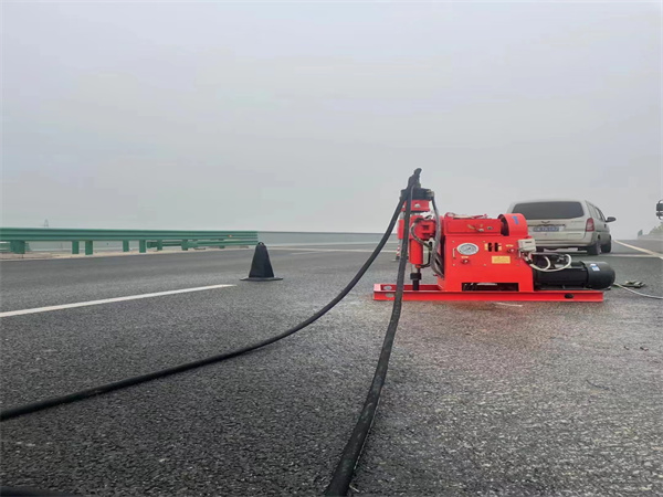 南漳马路路基路面开裂下沉注浆加固灌浆